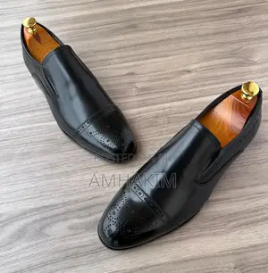 Men’S Super Leather Classic Laceless Oxfords in Stock
