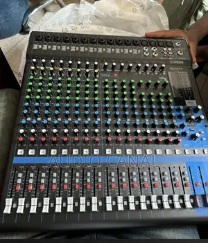 MG20 XU Live Mixer