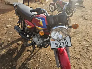 Bajaj Boxer 125 2023 Red