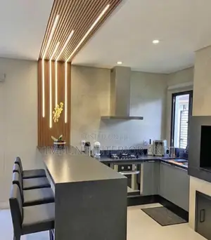 White Kitchen Cabinets Decor.