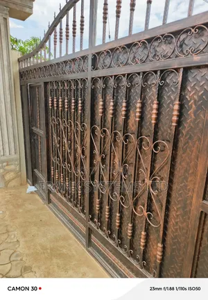 Metallic Sliding Gates 16fts by 7