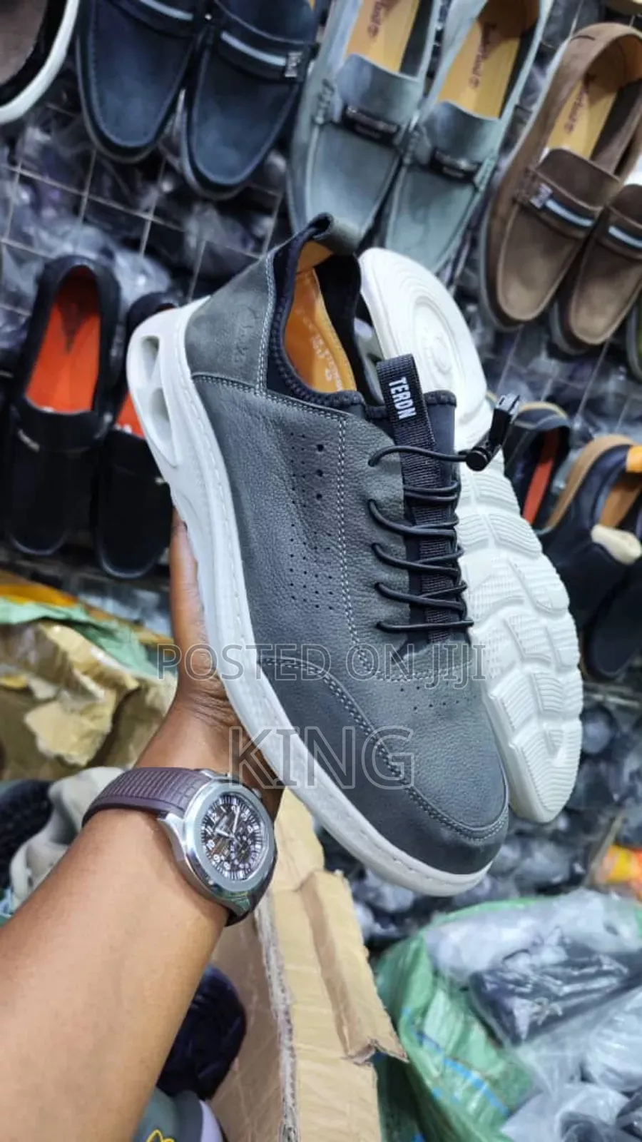 Certified Clarks Sneakers