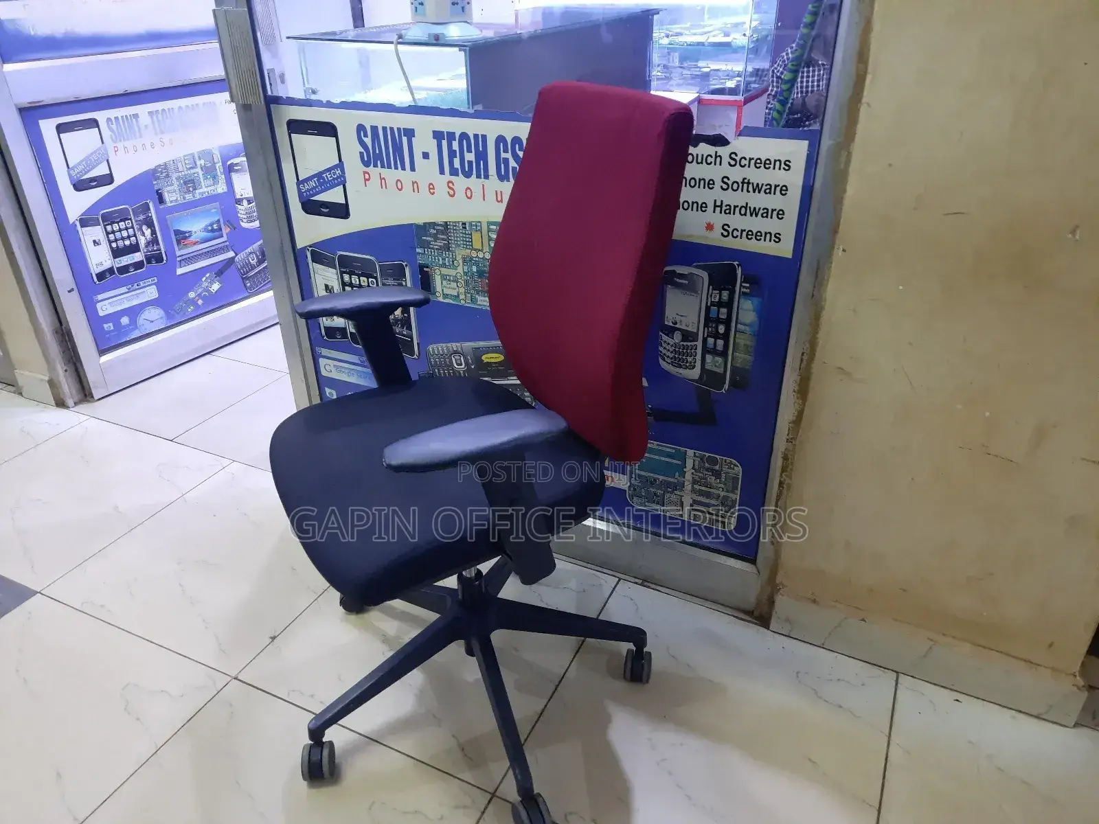 Maroon-Black Adjustable Chair