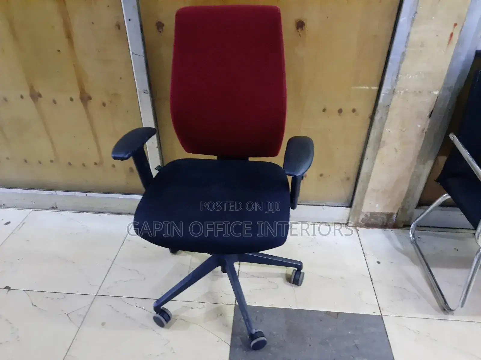 Maroon-Black Adjustable Chair