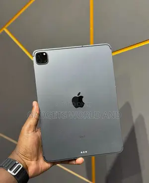 Apple iPad Pro 12.9 (2022) 256 GB Gray