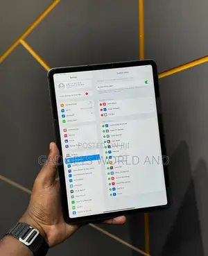Apple iPad Pro 12.9 (2022) 256 GB Gray
