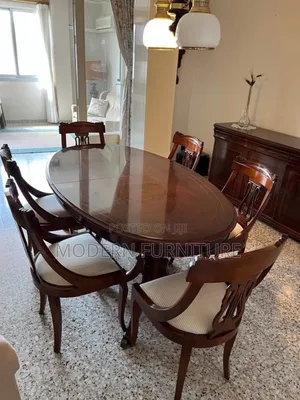 Wooden Dining Table of 6 Seaters