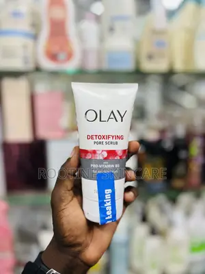 Olay Regenerist Detoxifying Pore Scrub With Vitamin B5