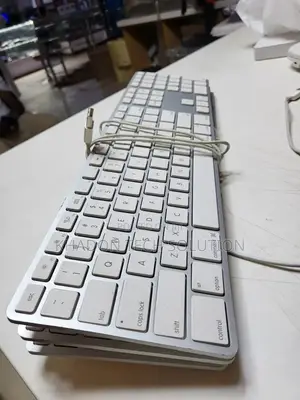 Original Apple Wired Keyboard Us