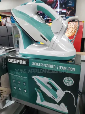 Geepas Steam Iron