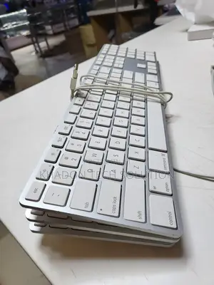 Original Apple Wired Keyboard Us