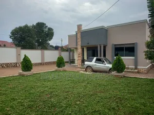 Furnished 4bdrm Villa in Kira for sale