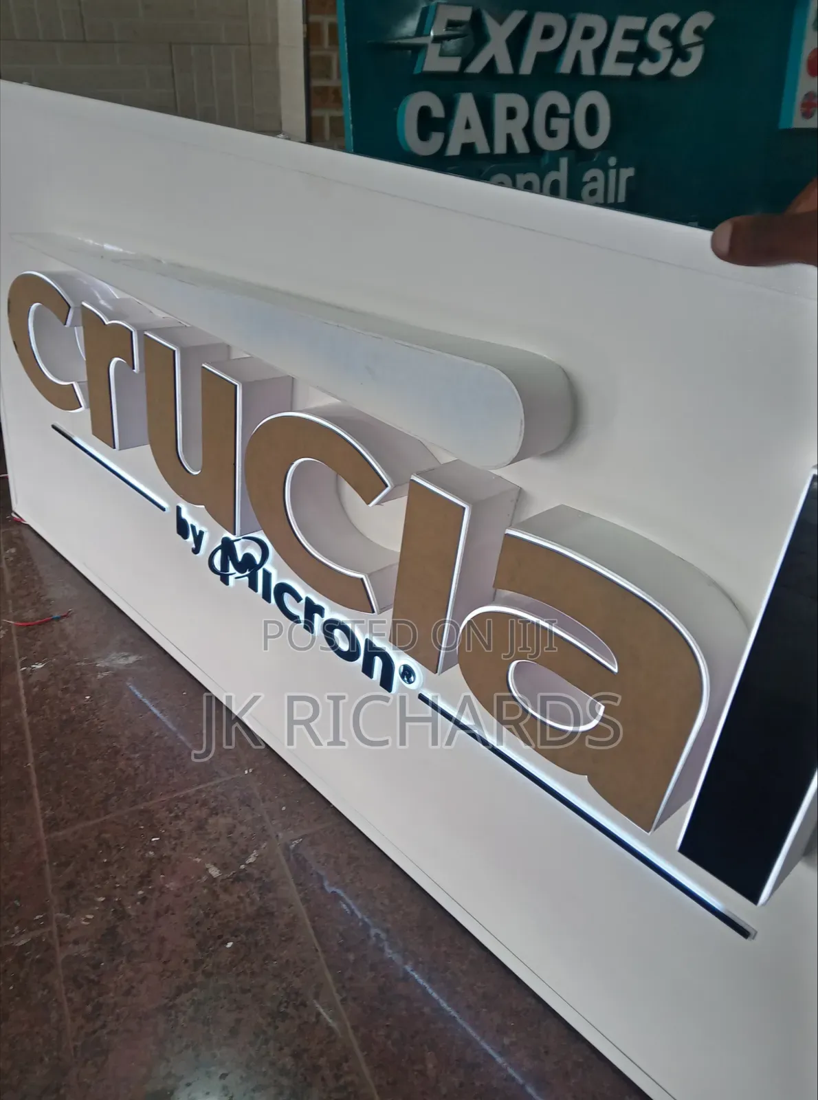 2d and 3d Signposts and Light Boxes