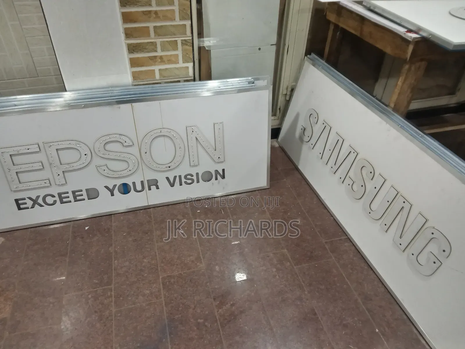 2d and 3d Signposts and Light Boxes