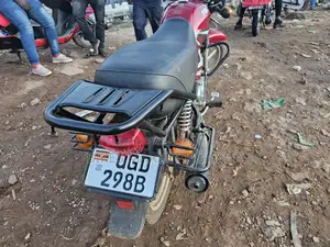 TVS HLX 125 2024 Red