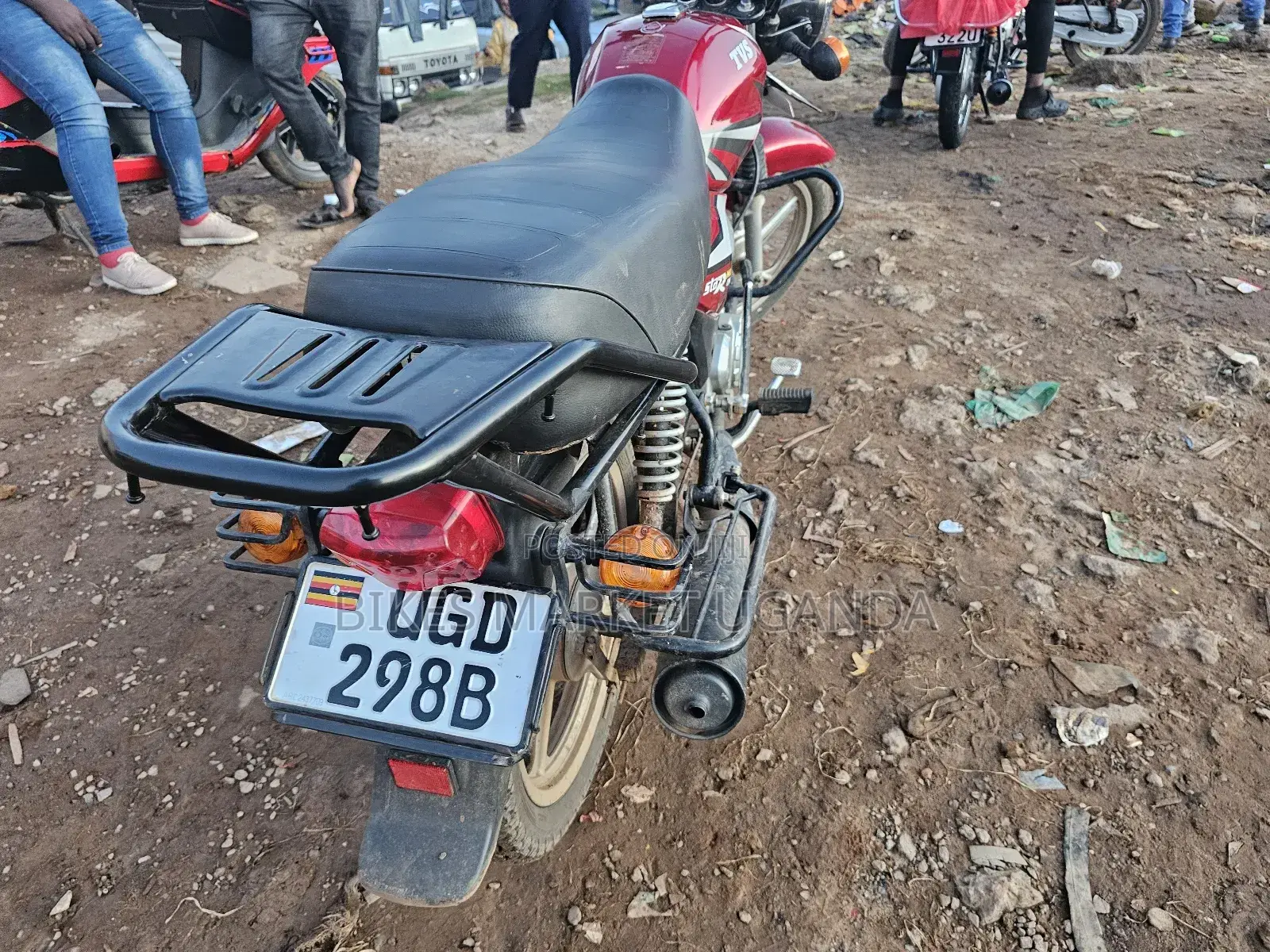 TVS HLX 125 2024 Red