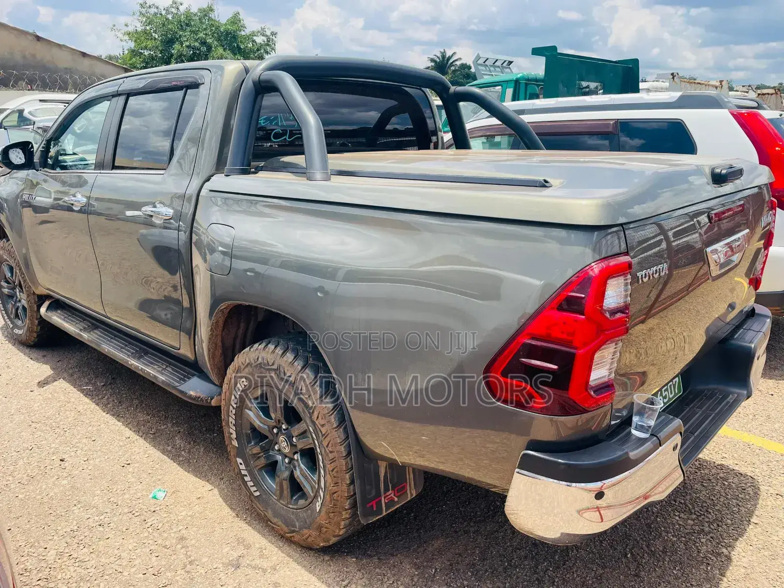 Toyota Hilux 2021 Gray