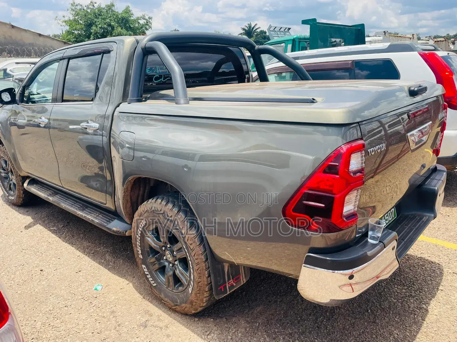 Toyota Hilux 2021 Gray