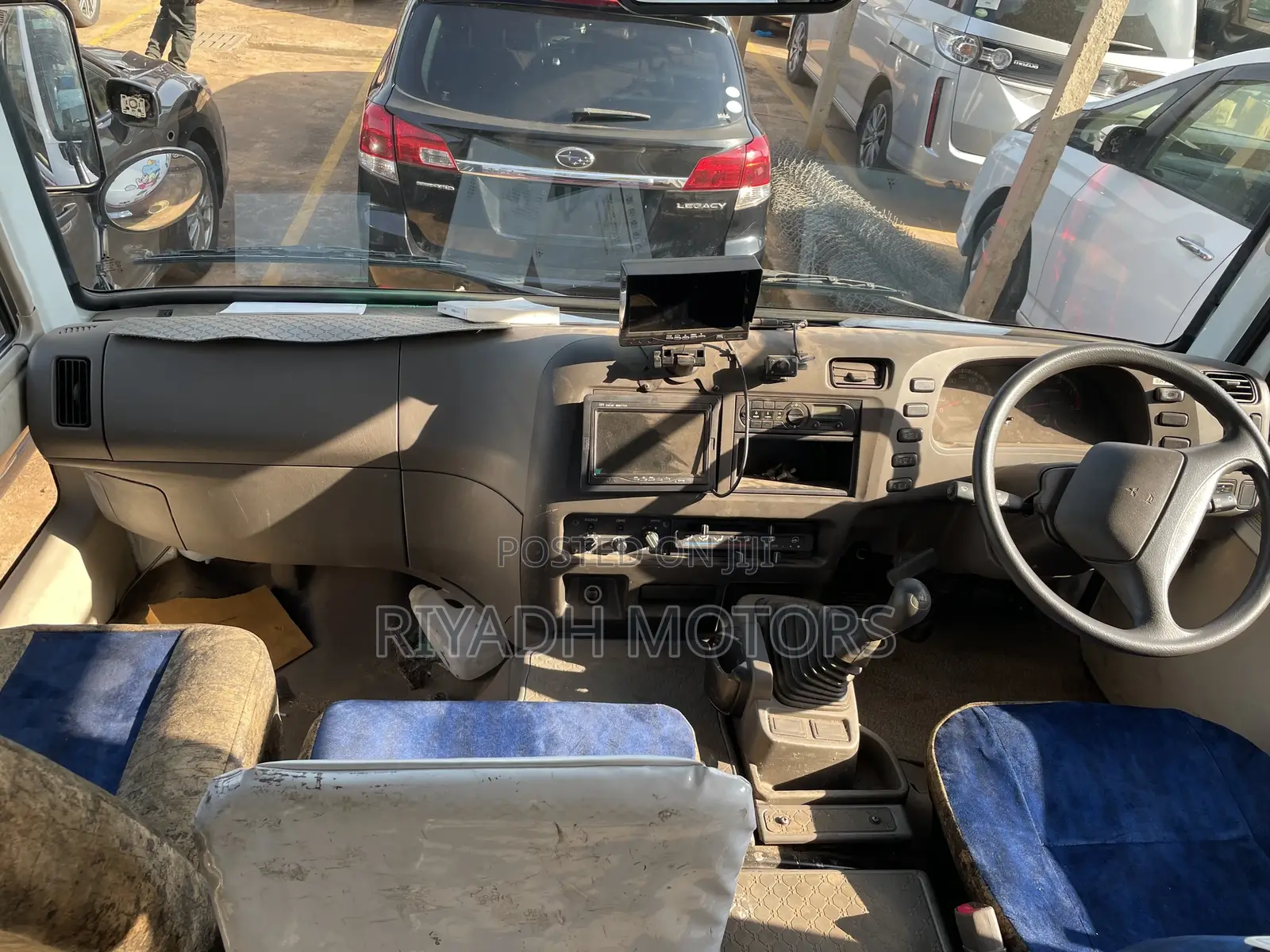 Mitsubishi Fuso Rosa 2012 White