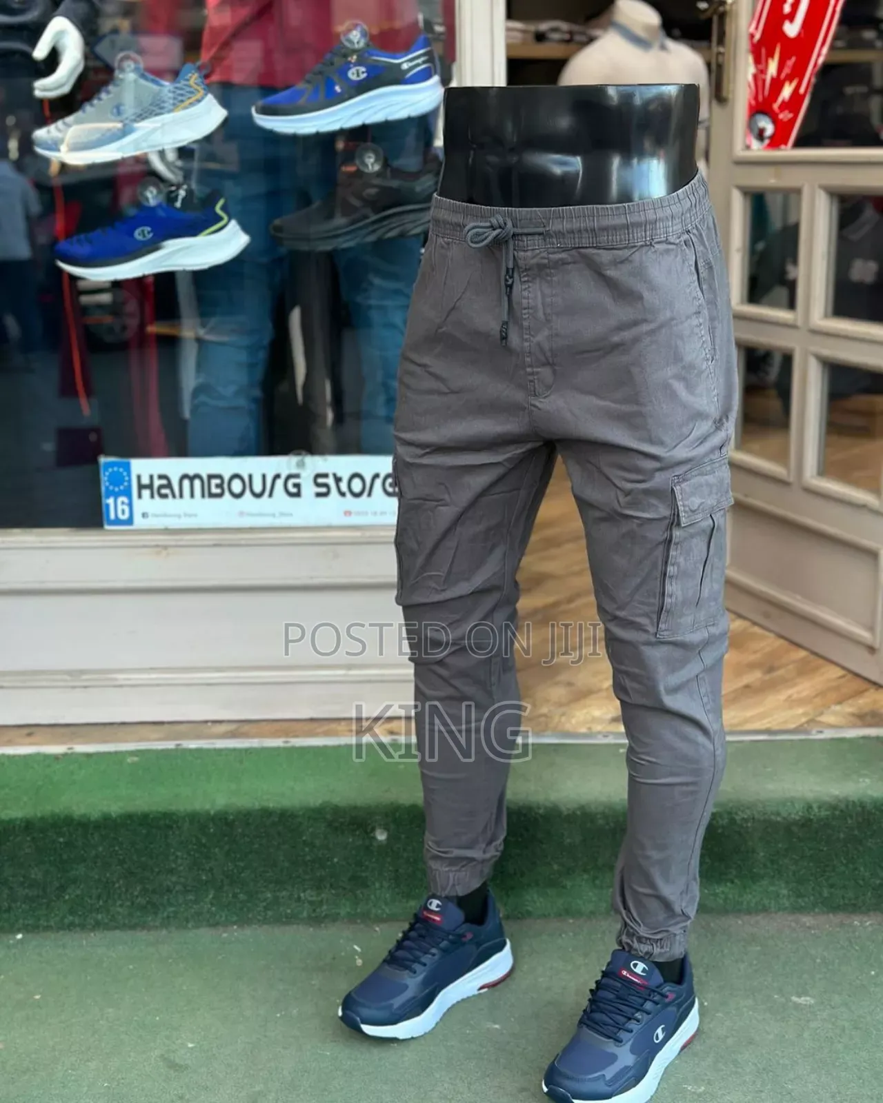 Supreme Cargo Pants. (Men)