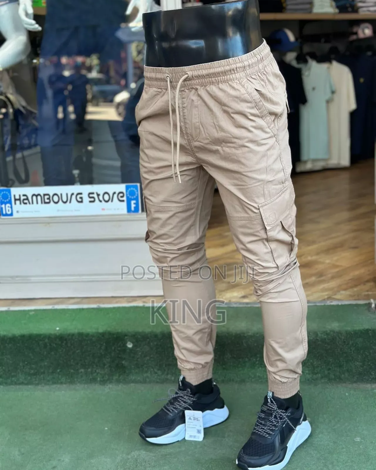 Superb Cargo Pants. (Men)
