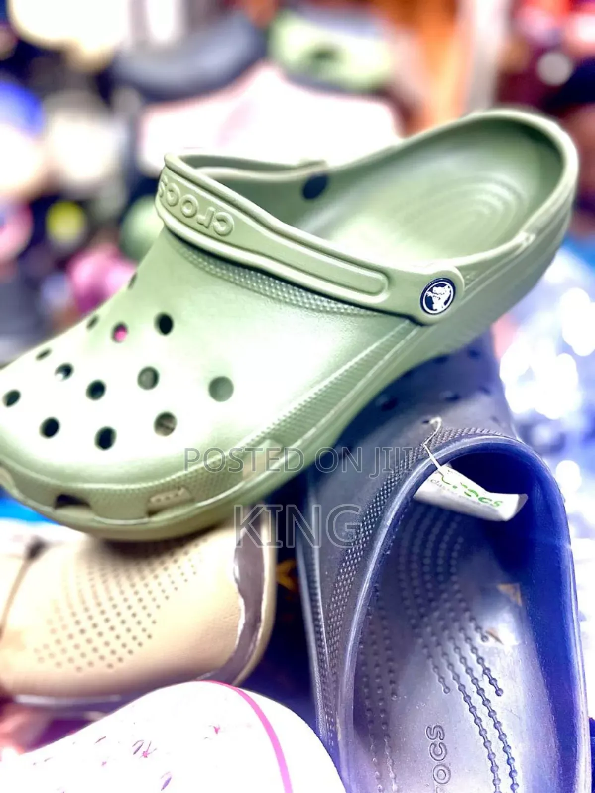Solid Vintage Crocs