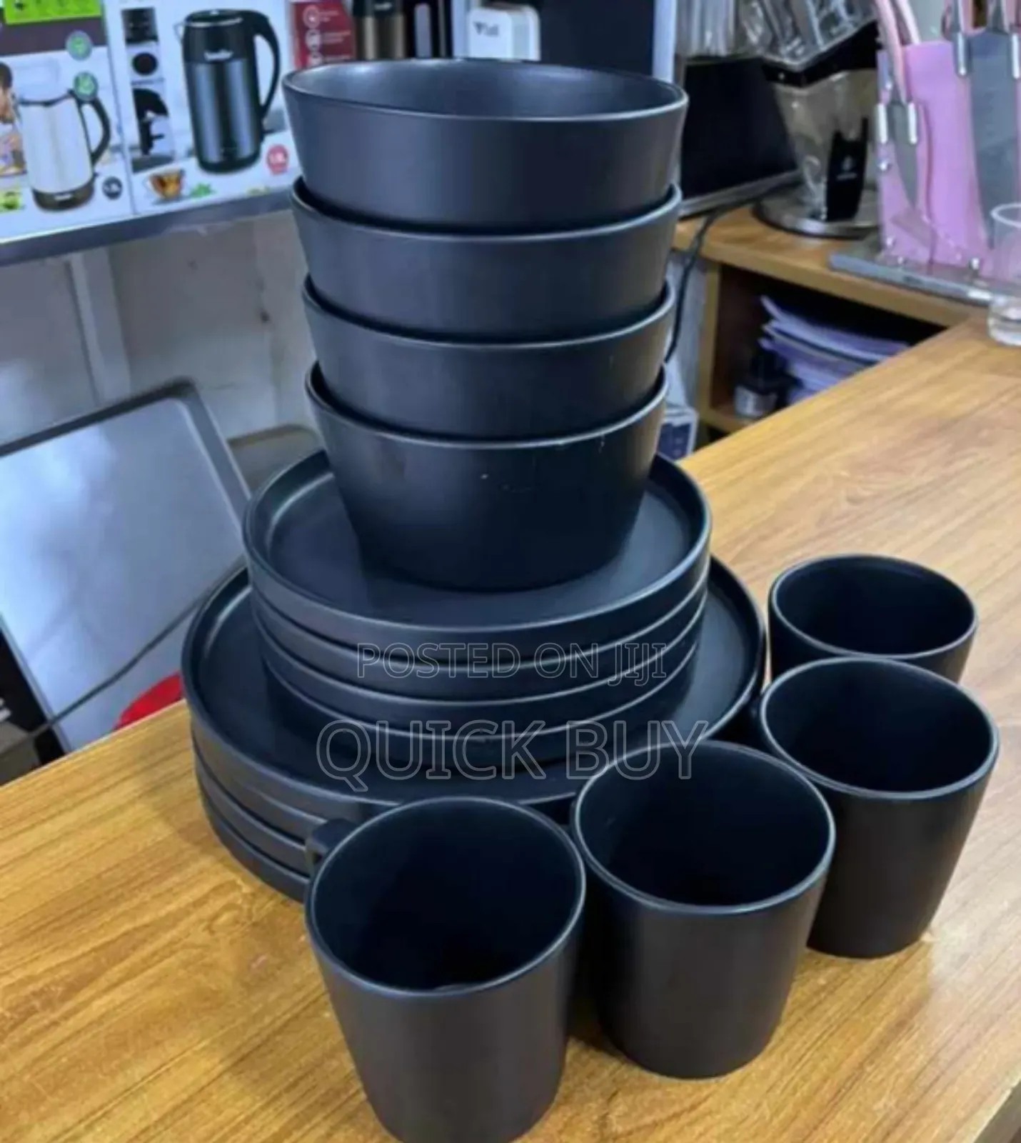 Modern Stylish Dinnerware Plates,Bowls Camping Set 16 PCS