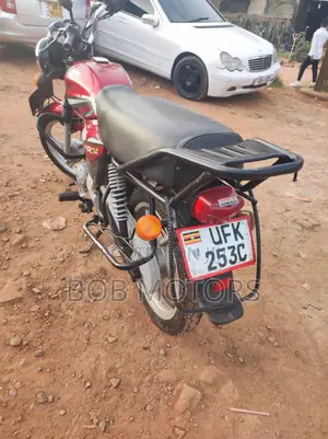TVS HLX 125 2021 Red