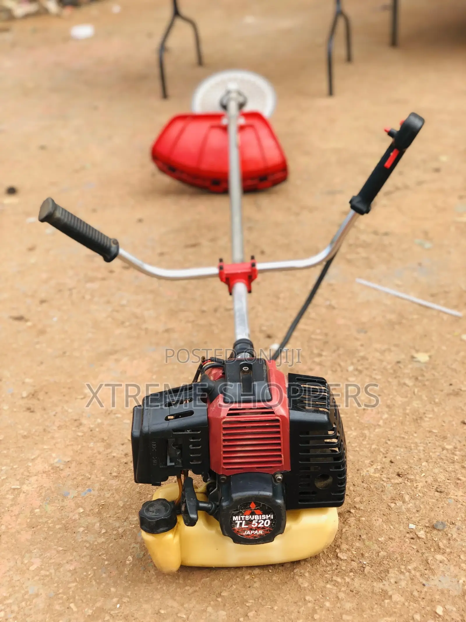 Japanese Mitsubishi 520cc / Lawnmower/Grass