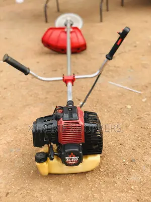 Japanese Mitsubishi 520cc / Lawnmower/Grass