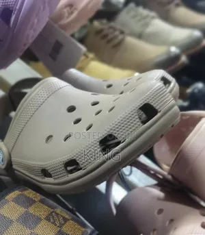 Proper Metro Classic Crocs