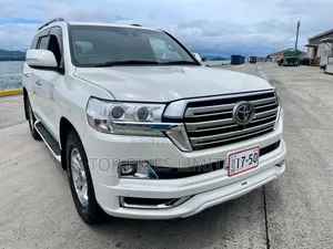 Toyota Land Cruiser 4.6 V8 ZX 2018 White