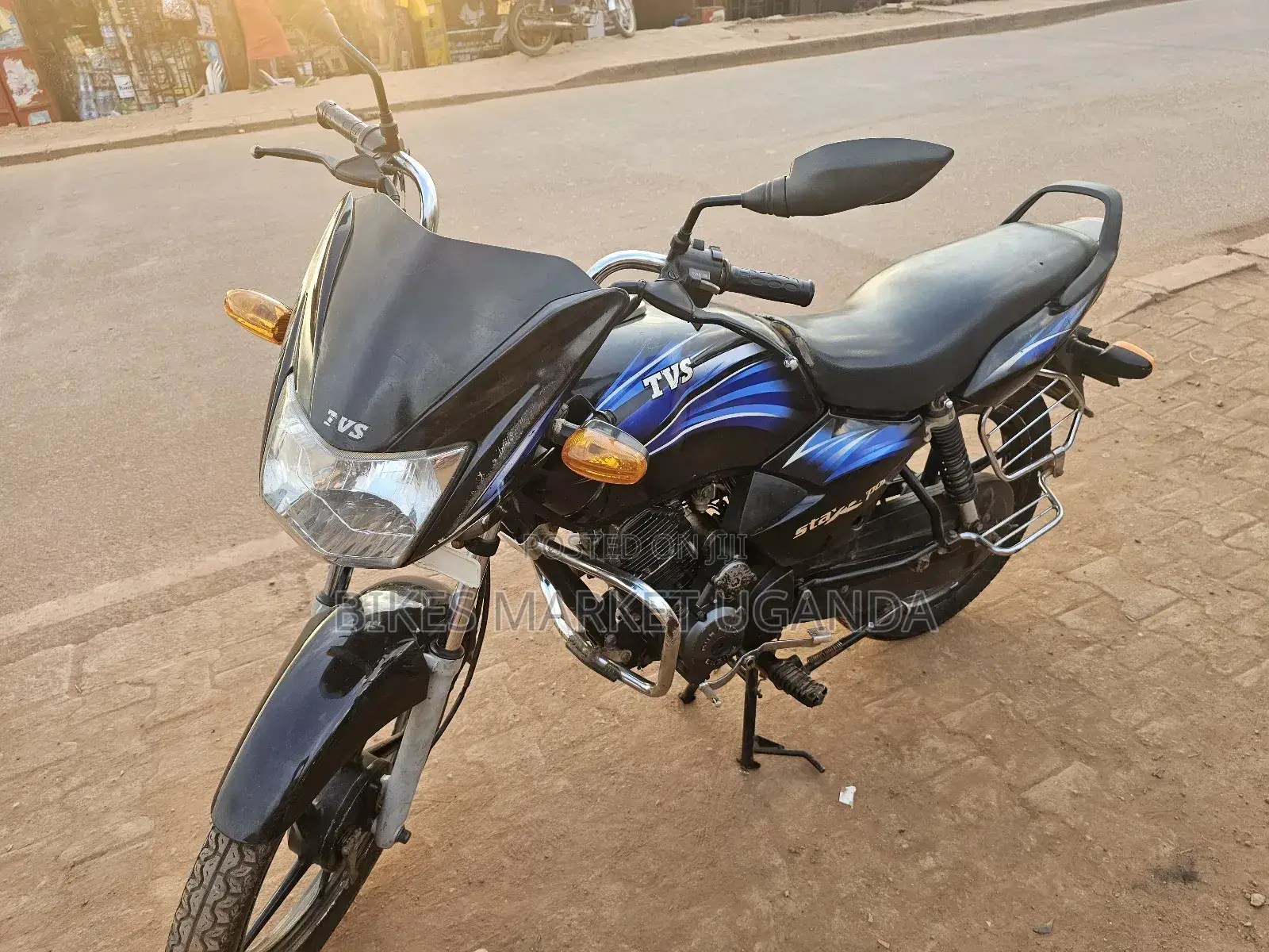 TVS HLX 125 2017 Red