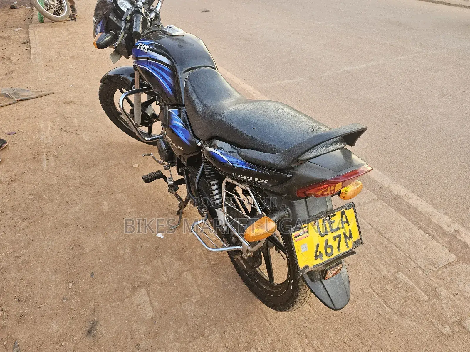 TVS HLX 125 2017 Red