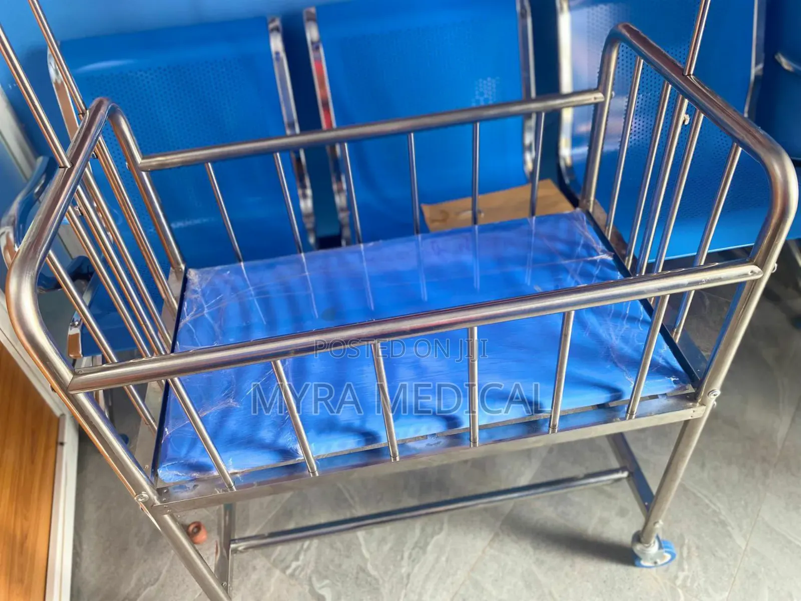 Baby Crib/ Baby Couch