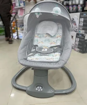 Mastela 3in1 Deluxe Multi-Function Bassinet Electric Rocker