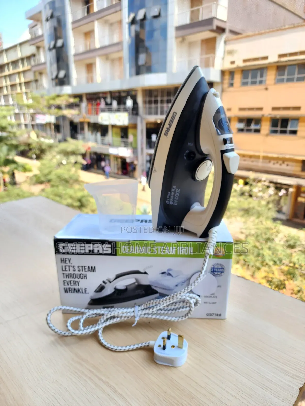 Brand New GEEPAS Steam Iron Box