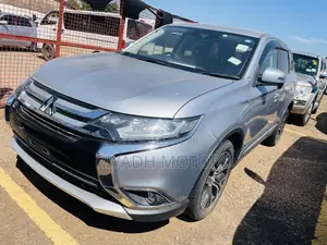 Mitsubishi Outlander 2017 Silver