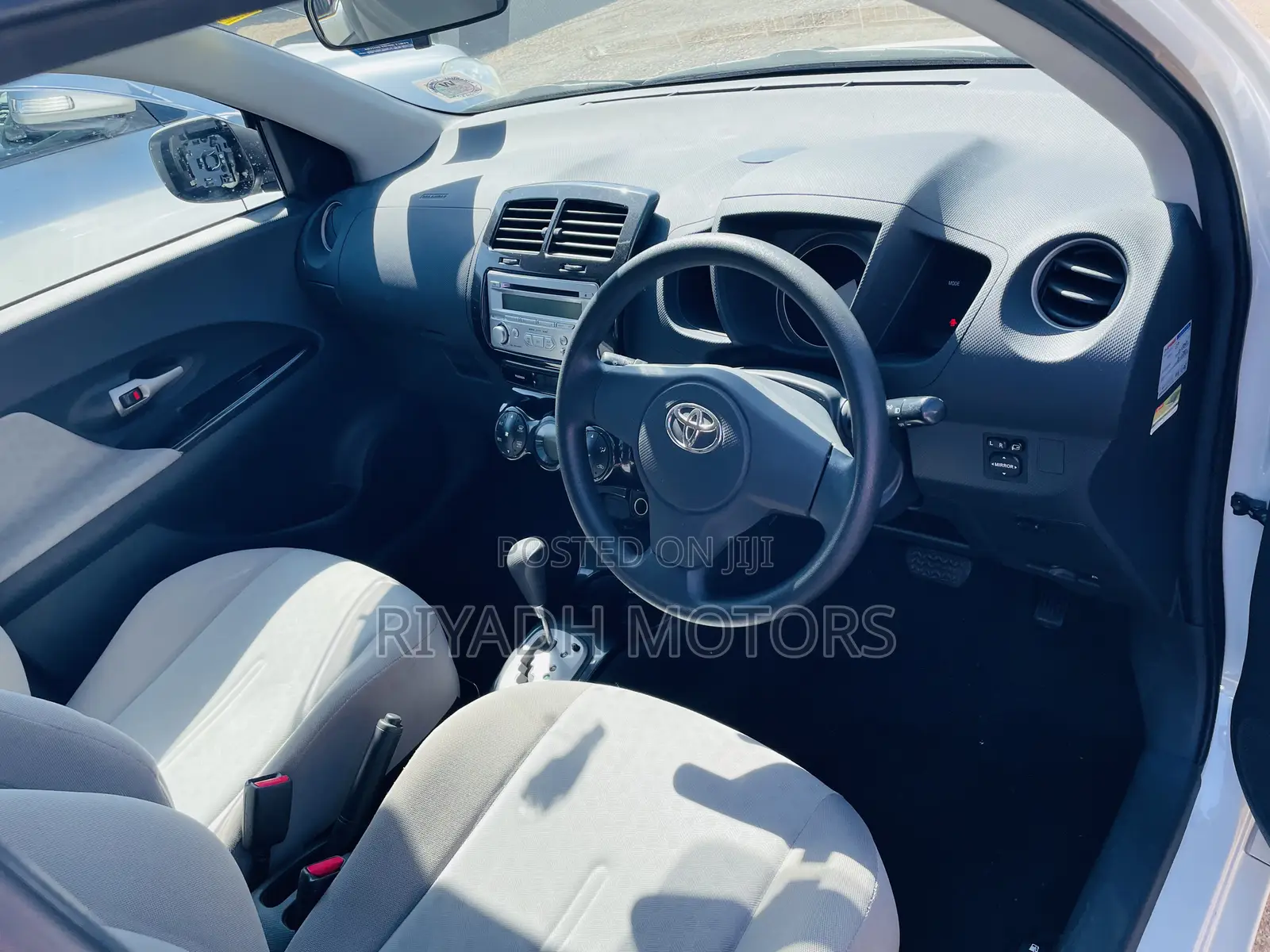 Toyota IST 2012 White