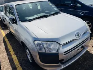 Toyota Succeed SV Premium 2016 Silver