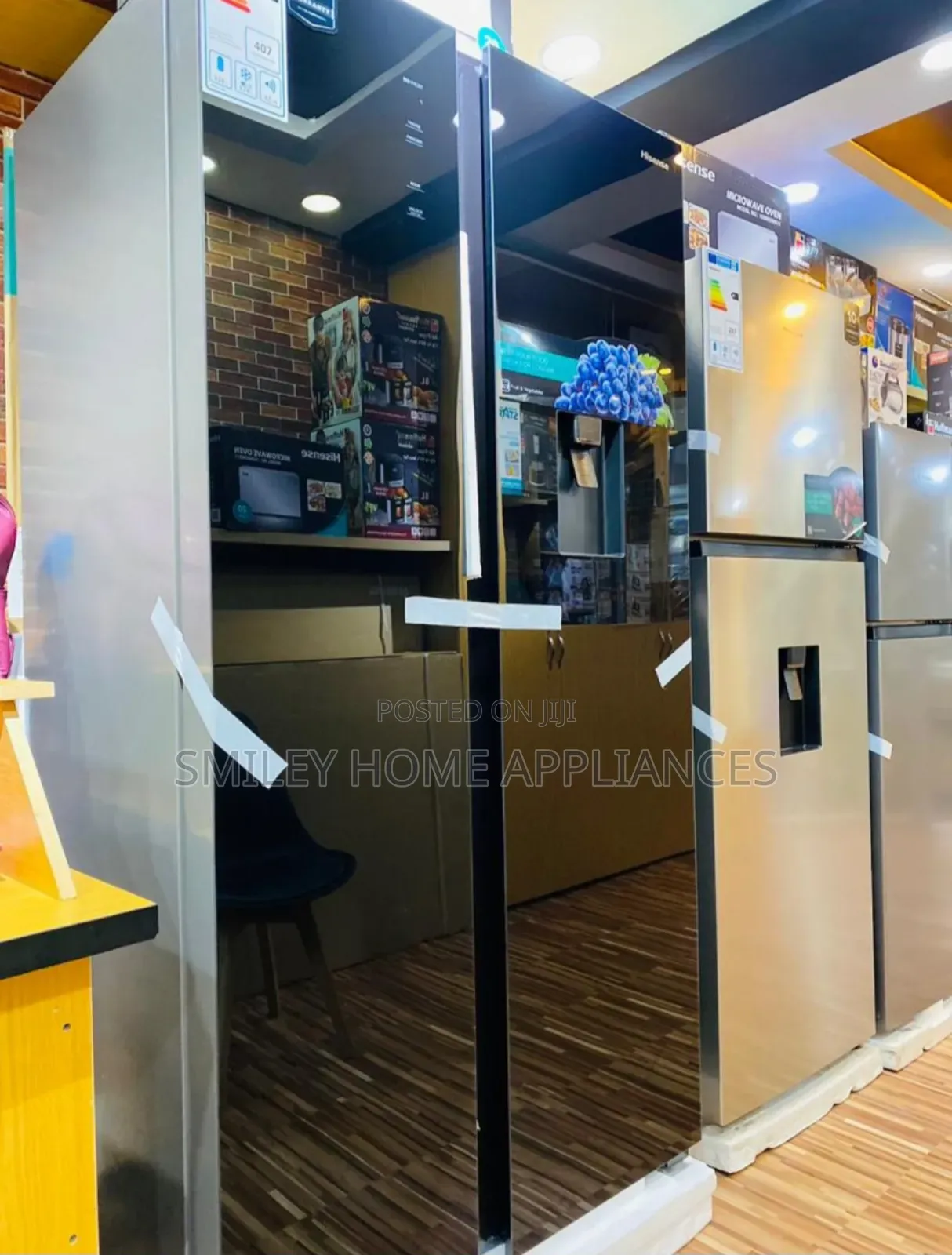 670ltrs Hisense Black Mirror Finish Side by Side Fridge