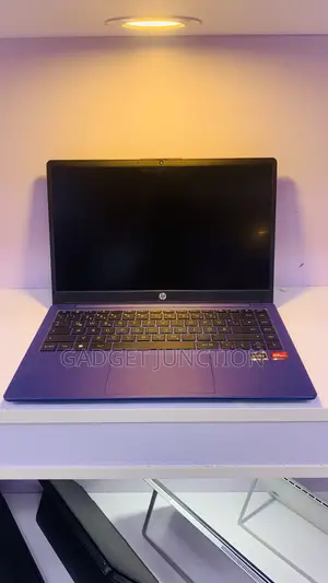 New Laptop HP 14z 8GB AMD Ryzen 5 SSD 256GB