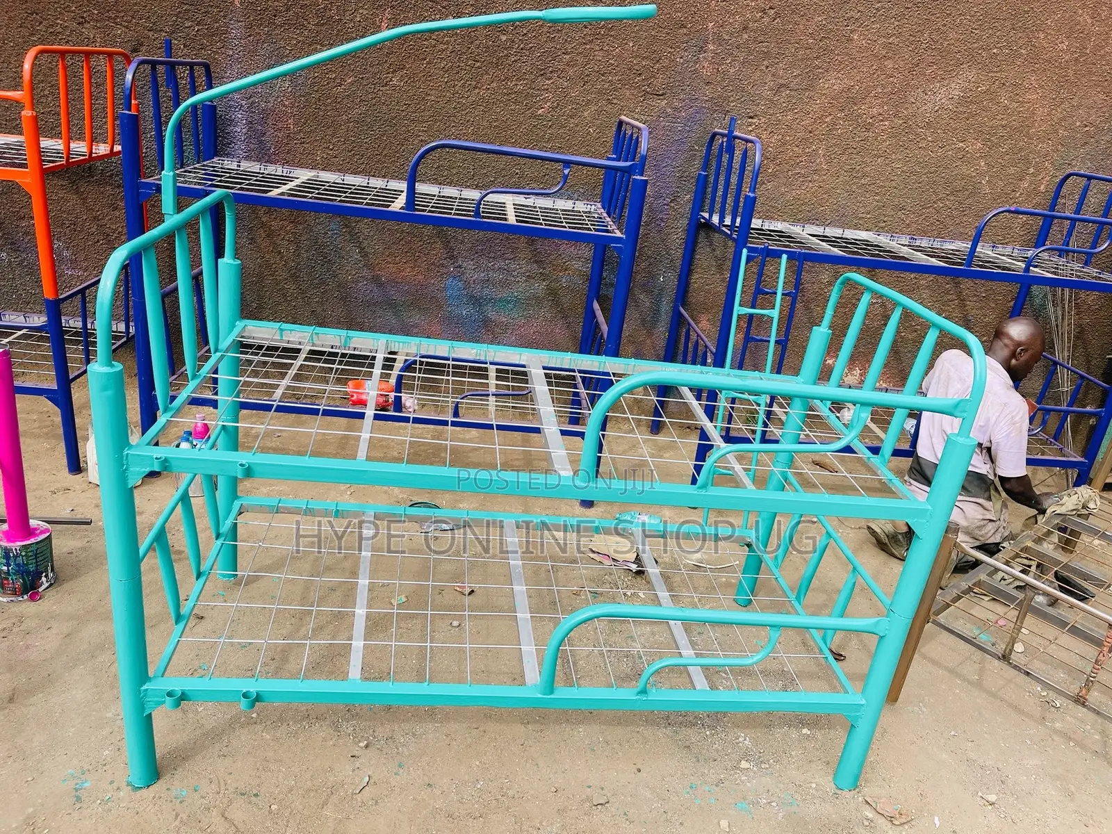 Green Decker Bed With Ladder and Net Holder