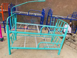 Green Decker Bed With Ladder and Net Holder