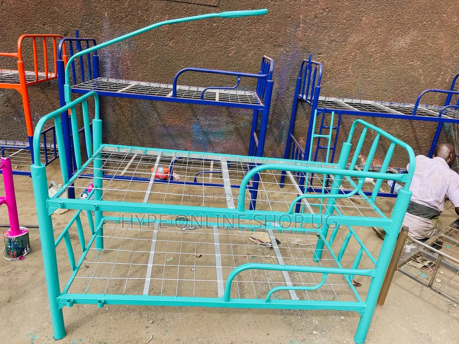 Green Decker Bed With Ladder and Net Holder