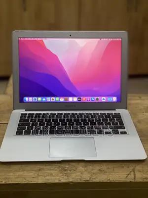 New Laptop Apple MacBook Air 4GB Intel Core I5 SSD 256GB