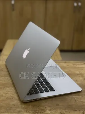 New Laptop Apple MacBook Air 4GB Intel Core I5 SSD 256GB