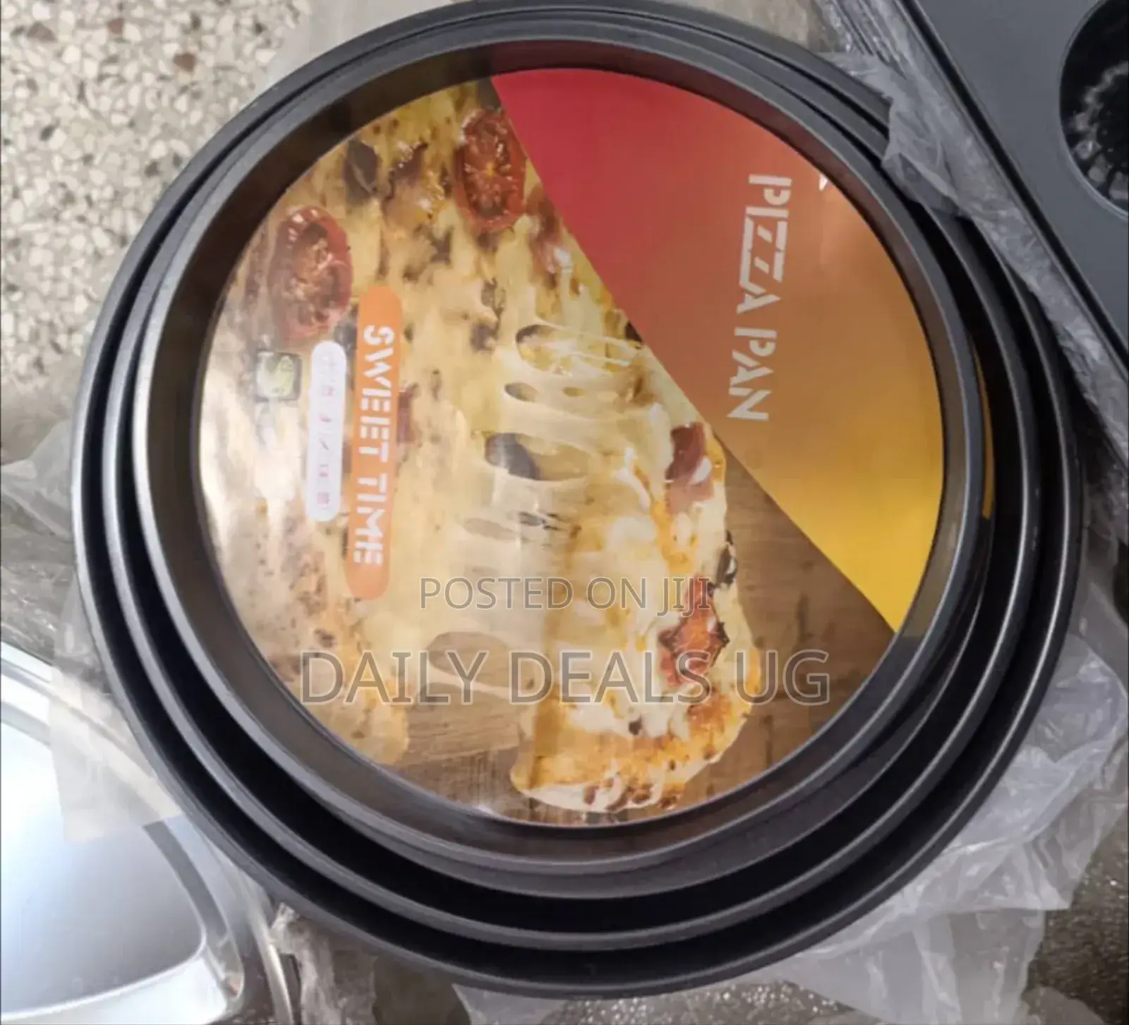 Black Pizza Tray