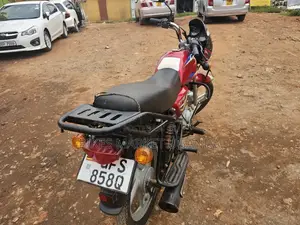 Bajaj Boxer 125 2023 Red