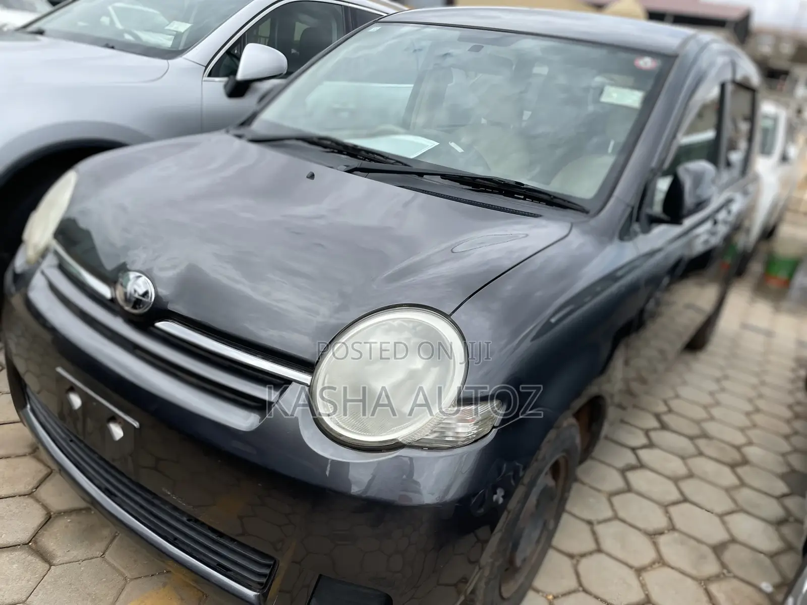 Toyota Sienta 2009 Gray